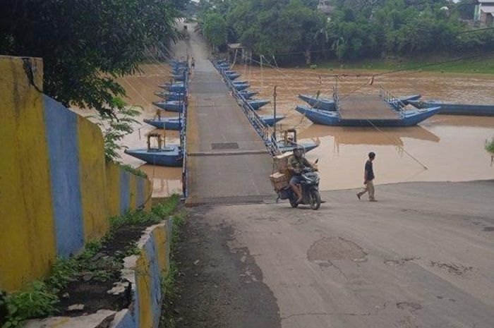 Bisnis Jembatan Beromzet Rp 20 Juta Per Hari Haji Endang Diusik, Terancam Ditutup Setelah 15 Tahun
