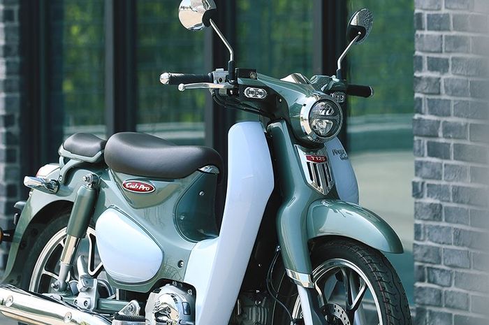 Plek Ketiplek Honda Super Cub, Motor Bebek Retro Ini Dijual Lebih Murah dan Canggih Juga