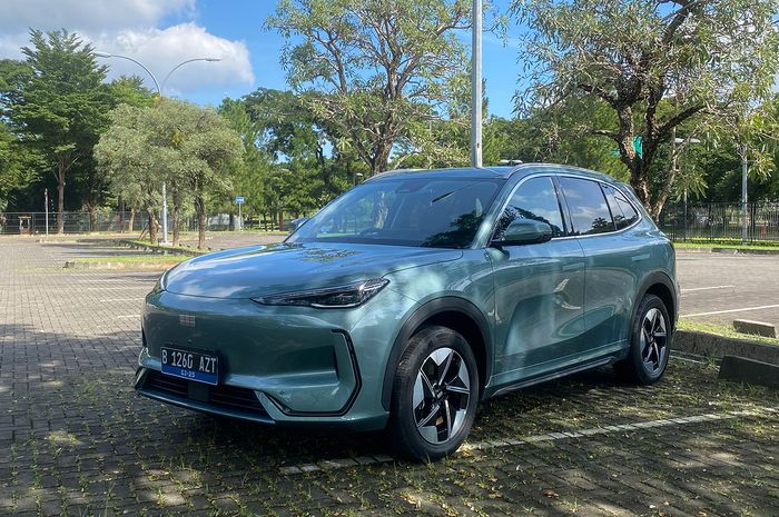 Geely EX5 Hampir Bisa Jalan Sendiri, Bikin Perjalanan Jauh Gak Capek