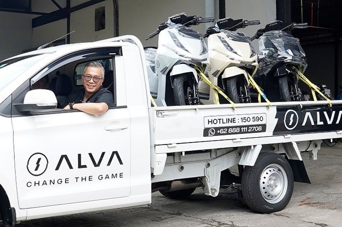 CEO ALVA Turun Tangan, Datangi Rumah Konsumen Bawa Motor Listrik Rp 28 Jutaan Ini