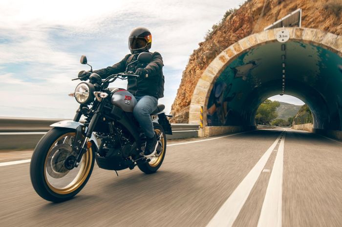 Yamaha XSR 155 Muncul Versi Pelek Jari-jari, Begini Tampilannya