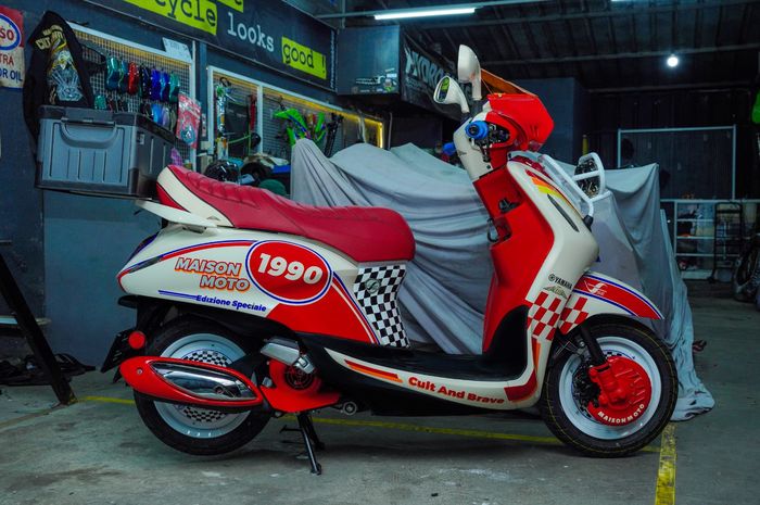 Mata Otomatis Melirik, Cakepnya Filano Hybrid Pakai Jubah Ala Vintage Rally