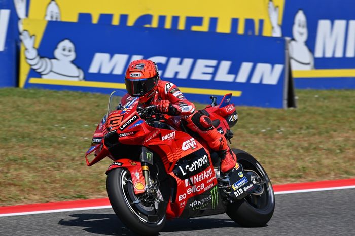 Kalahkan Pecco Bagnaia, Marc Marquez Rebut Pole di Kualifikasi MotoGP Italia 2025