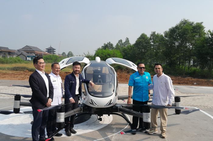 Taksi Terbang EHang 216-s Resmi Bawa Orang, Raffi Ahmad Jadi yang Pertama