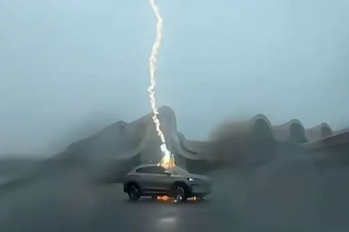 Merinding, Mobil Listrik BYD Disambar Petir sampai Tiga Kali, Begini Kondisi Penumpangnya