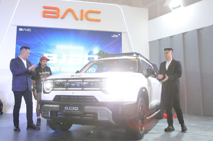 Baru Nongol di Surabaya, BAIC BJ30 Hybrid Langsung Dikasih Diskon