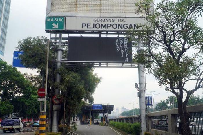 Kondisi Gerbang Tol Penjompongan Memprihatinkan, Sementara Waktu Ditutup Total