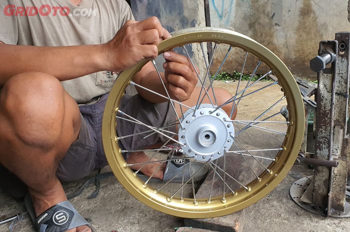 Masih Ramah Di Kantong, Segini Biaya Setel Ulang Pelek Jari-jari Motor