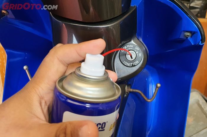 kunci motor, motor bekas, Lubang Kunci Motor, lubang kunci, cara melumasi lubang kunci, cara melumasi lubang kunci motor, cara mengatasi kunci motor seret, cara yang benar melumasi lubang kunci motor, gimana cara melumasi lubang kunci motor, Pantas Saja Seret Terus, Ternyata Begini Cara Yang Benar Lumasi Kunci Kontak Motor