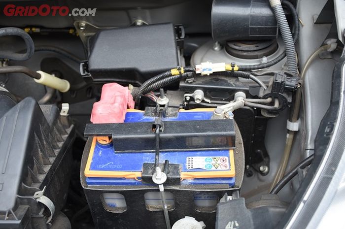 Begini Cara Ampuh Bikin Umur Aki Mobil Bisa Tahan Lebih Lama Lagi