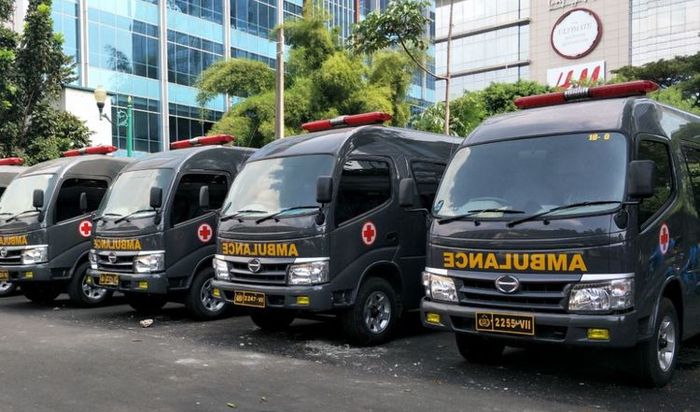 ambulans, Ambulans Bawa Pasien, ambulans kosong, sirene ambulans, Sirine Ambulans, Gak Usah Diintip-intip, Dengar Sirene Ambulans Baik Kosong Maupun Isi Pasien, Segera Minggir!