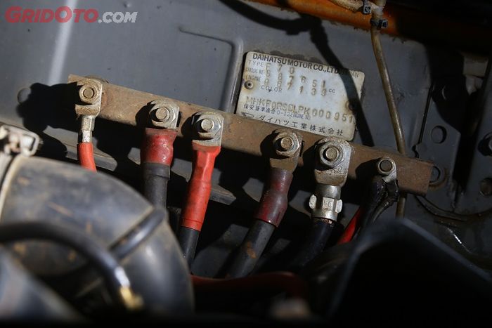 terbakar, arus listrik, kelistrikan, korsleting, bahan bakar, sistem pendingin, Pemilik Wajib Tahu, 3 Penyebab yang Bisa Bikin Mobil Terbakar