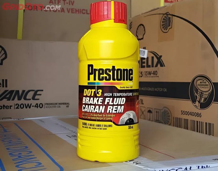 mobil, minyak, minyak rem, minyak rem mobil, Kapan Waktu yang Tepat Mengganti Minyak Rem Mobil? Ini Jawabannya