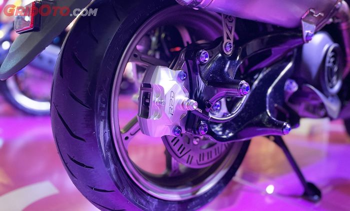 Yamaha Fazzio, Fazzio Modifest 2025, Modifikasi Fazzio Kaki-kaki NMAX, Ala Supermoto Pakai Part Sultan