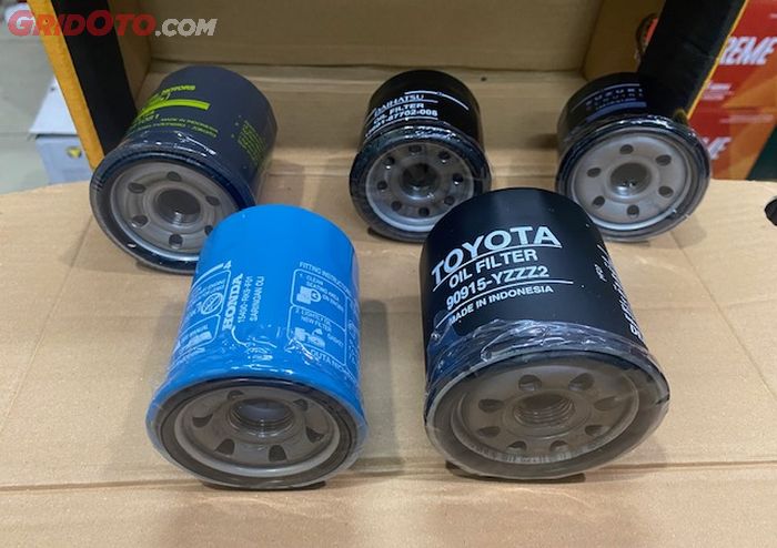 mesin mobil, mobil bekas, oli mesin, filter oli, filter oli mesin, filter oli mesin mobil, beda filter oli genuine part dengan imitasi, beda filter oli asli dengan kw, Baru Tahu, Ternyata Ini Beda Filter Oli Mobil Imitasi Dengan Genuine Parts