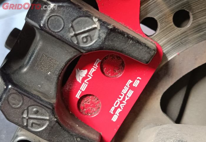 motor bekas, rem motor, penyebab rem blong, sil sokbreker, penyebab sil sokbreker bocor, bahaya sil sokbreker motor bocor, Ini Sebabnya Sil Sokbreker Motor Bocor Bisa Bikin Bahaya, Rem Bisa Blong