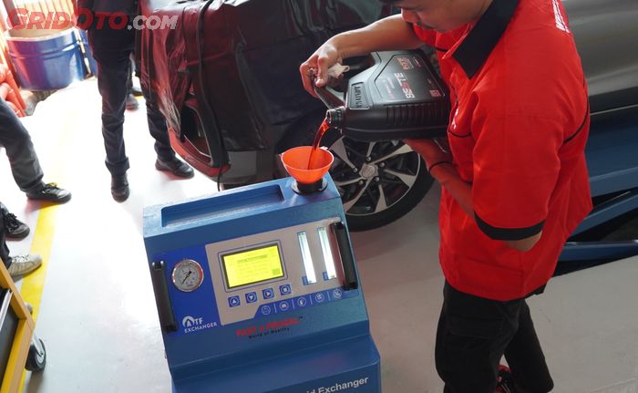 komponen, oli transmisi, transmisi matic, konvensional, dual clutch, Salah Isi Oli Transmisi Matic Mobil, Ini yang Harus Dilakukan