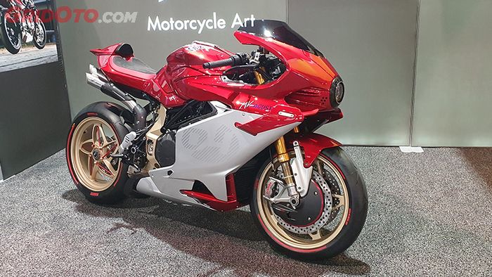 mv agusta, MV Agusta Superveloce, QJMotor, QJ Motor Super4, MV Agusta Superveloce Versi Langsing Nongol, Mesin 450 Cc dan Bobot Cuma 169 Kg