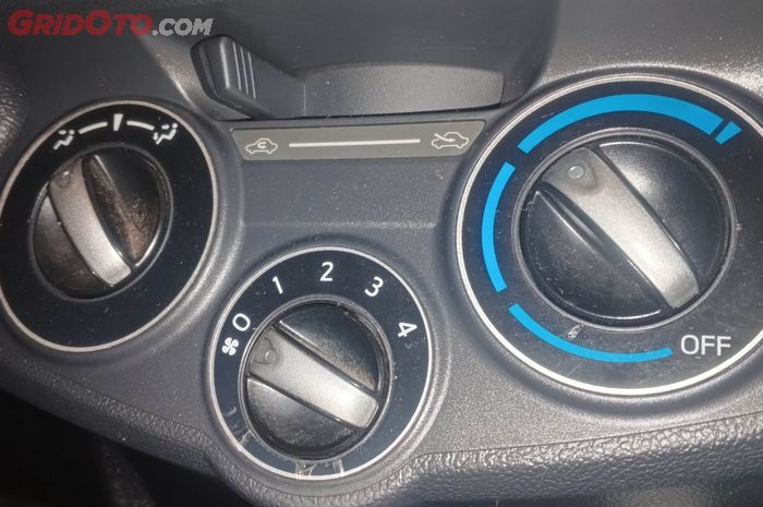 Tak Melulu Jadi Kurang Dingin, Ini Tanda-tanda Freon AC Mobil Sudah Habis
