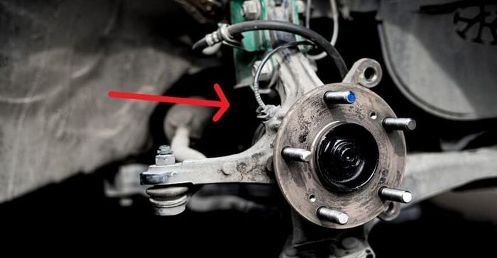 mobil bekas, Sensor ABS, sensor abs mobil, penyebab sensor abs menyala setelah menerjang banjir, sensor abs mobil nyala, Inilah Biang Keladi Sensor ABS Mobil Menyala Habis Terjang Banjir