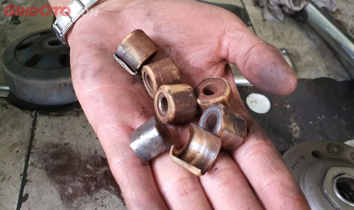 motor matic, roller, roller motor matic, Roller motor matic peyang, dampak roller peyang dibiarkan, dampak roller motor matic peyang dibiarkan, Ternyata Roller Motor Matic Peyang Wajib Langsung Diganti, Ini Alasannya