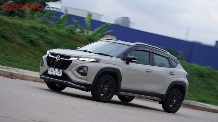 shvs, daihatsu rocky, Rocky E-Smart Hybrid, Suzuki Fronx, Fronx, Sesama Hybrid, Ini Perbandingan Tenaga Rocky Hybrid VS Fronx SGX