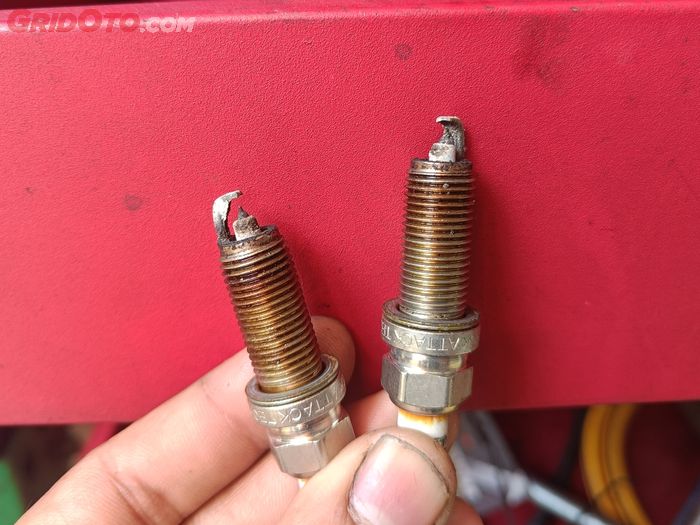 nikel, pembakaran, busi iridium, elektroda, keausan, Bagian Elektroda Busi Iridium Mobil Bisa Aus, Begini Tandanya