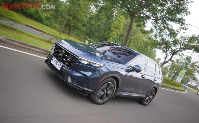 konsumsi bbm, honda cr-v, honda cr-v turbo, innova zenix, Toyota Kijang Innova Zenix, Tanpa Embel-embel Hybrid, Lebih Irit Innova Zenix atau CR-V Turbo?