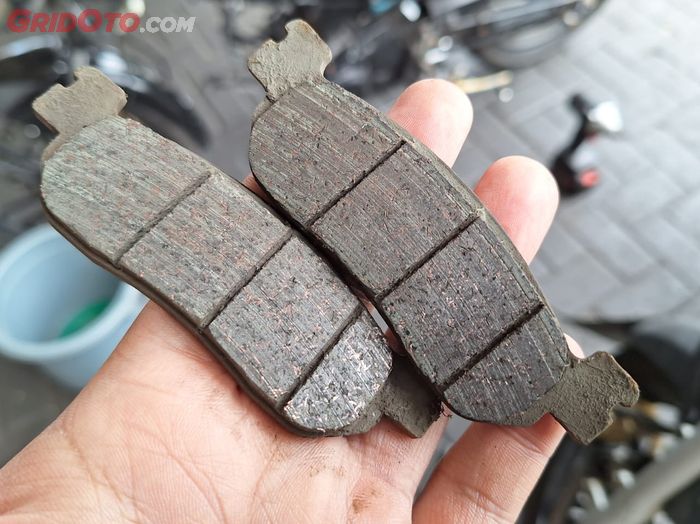 kampas rem, motor bekas, rem motor, kampas, penyebab kampas rem baru gak pakem, kampas rem baru gak pakem, penyebab kampas rem gak pakem, Ternyata Ini Sebabnya Kampas Rem Motor kondisi Baru Pakemnya Lama