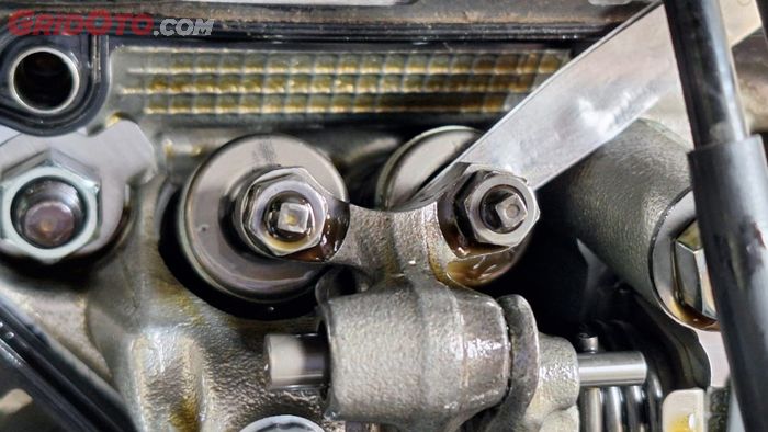 motor bekas, klep motor, penyebab settingan klep berubah, penyebab settingan klep motor berubah, kenapa settingan klep motor berubah, Ternyata Ini Sebabnya Settingan Klep di Motor Bekas Bisa Berubah