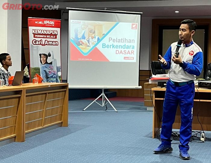 honda, safety riding, safety gear, PT Astra Honda Motor (AHM), Astra Motor Sulawesi Selatan, Sederhana tapi Bermakna, Honda Ajak Puluhan Mahasiswa Kenali Proses Decluttering