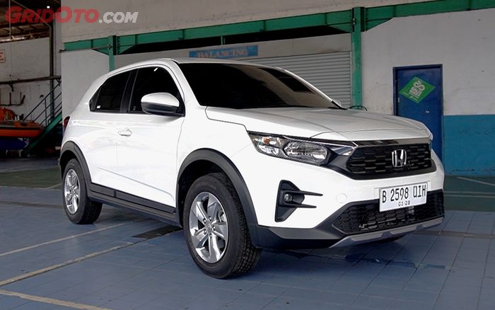 mobil baru, fitur, suzuki, honda wr-v, Suzuki Fronx, Adu Fitur Suzuki Fronx Termurah VS Honda WR-V E, Siapa Paling Oke?