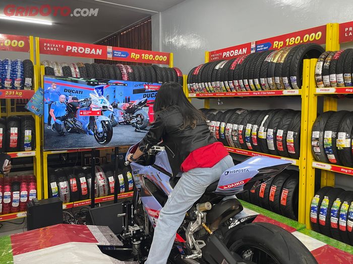 federal oil, PT ExxonMobil Lubricants Indonesia, federal oil center (FOC), PT EMLI, Federal Oil Gelar Program Merdeka Berkendara, Service dan Ganti Oli Harga Khusus