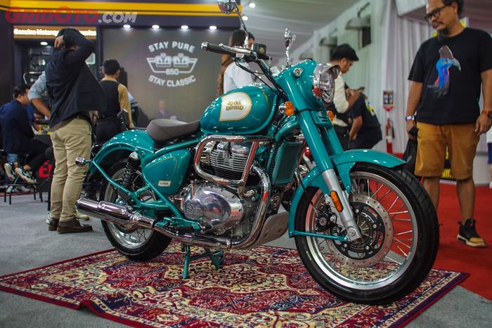 royal enfield classic, GIIAS 2025, classic 650, Beda Warna Beda Harga, Simak Banderol Lengkap Royal Enfield Classic 650 di GIIAS 2025
