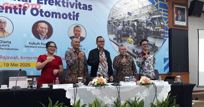 lcgc, insentif mobil listrik, insentif pajak, insentif mobil hybrid, insentif ppn, PPN BEV 1 Persen, Ahli Usul Hybrid dan LCGC Dapat Diskon Pajak Juga