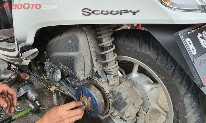 motor matic, cvt motor matic, penyebab cvt motor matic kasar, cvt motor matic kasar, penyebab suara cvt motor matic jadi kasar, Inilah Dua komponen Penyebab CVT Motor Matic Honda Scoopy Bunyi Kasar