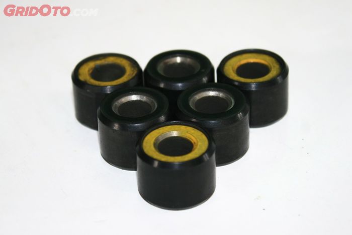 motor matic, akselerasi motor matic, cara bikin enteng akselerasi motor matic, motor matic honda pcx 150, cara bikin enteng akselerasi honda pcx 150, bikin enteng akselerasi motor matic, Ajib, Pakai Roller Ini Akselerasi Honda PCX 150 Langsung Melesat Kencang