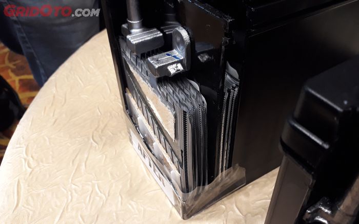 aki mobil, idling stop system, Aki Mobil Idling Stop, Ini Perbedaan Aki Mobil Idling Stop System Dengan Aki Mobil Biasa