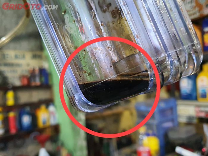 Servis, biaya, cairan, carbon cleaner, ruang bakar, kerak karbon, Servis Mobil Pakai Carbon Cleaner di Bengkel Umum, Siapkan Duit Segini