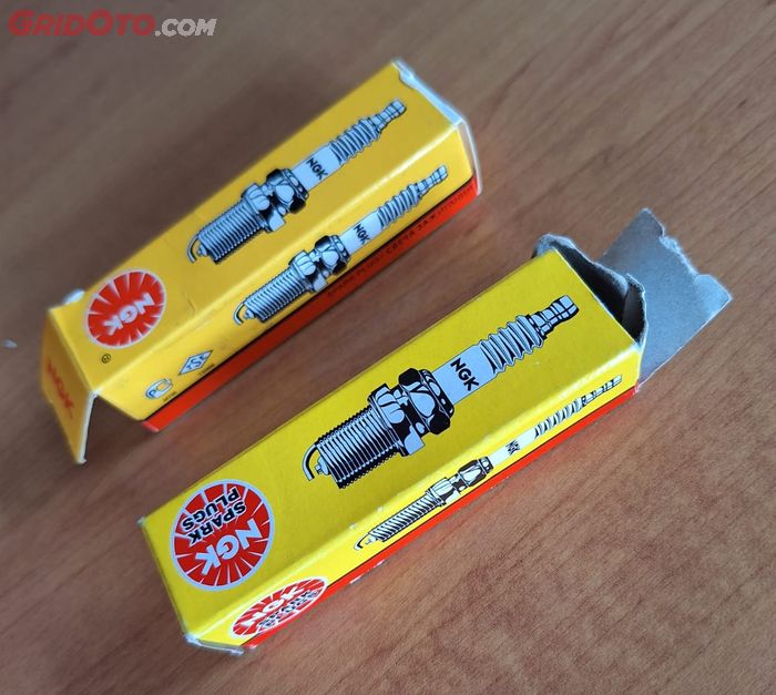 motor bekas, busi motor, cara membedakan busi asli dan palsu, ciri busi palsu, ciri busi palsu atau asli, cara membedakan busi motor asli atau palsu, ciri busi asli, Cara Membedakan Busi Motor NGK Asli dan Palsu, Yang Mudah Cek Bungkusnya