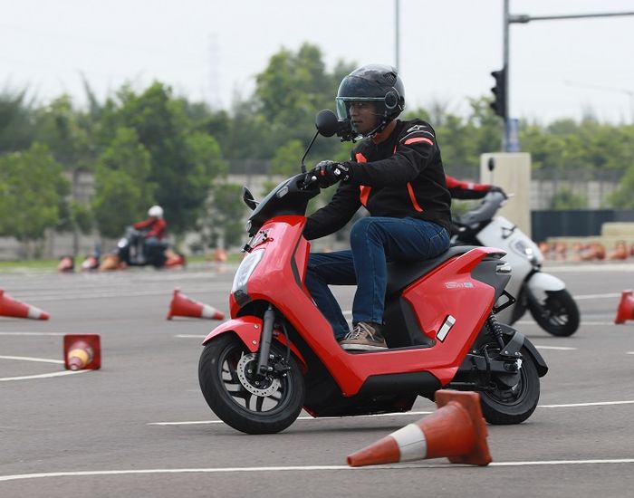 motor listrik, motor listrik honda, diskon motor, diskon motor listrik, Honda EM1 e:, Setelah Honda CUV e:, Giliran EM1 e: yang Dapat Diskon Rp 20 Jutaan