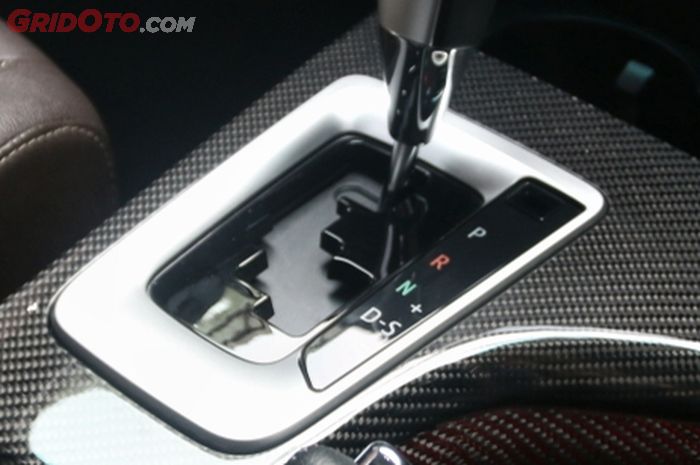 Ini Efek Negatif Mobil Transmisi Matik Sering Pakai Mode Manual