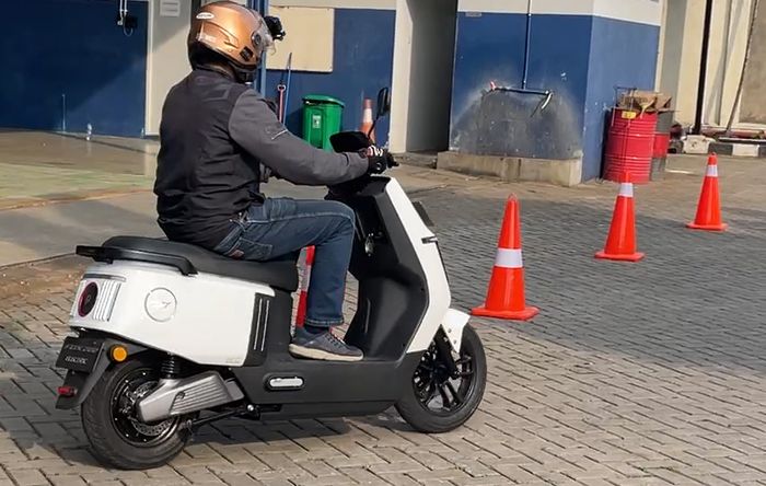 polytron fox 200, Begini Rasanya Mengendarai Polytron Fox 200, Macan Harus Tahu