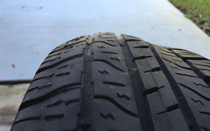 mobil, ganti ban, benjol, Ban benjol, Kenali Berbagai Penyebab Ban Mobil Benjol, Ini Tips untuk Terhindar!