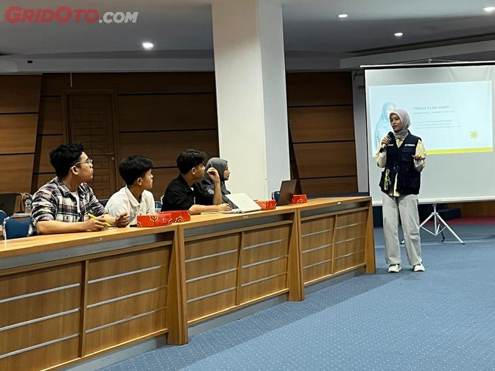 honda, safety riding, safety gear, PT Astra Honda Motor (AHM), Astra Motor Sulawesi Selatan, Sederhana tapi Bermakna, Honda Ajak Puluhan Mahasiswa Kenali Proses Decluttering