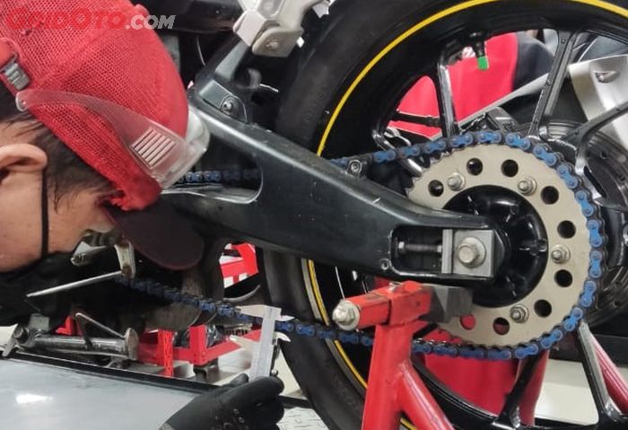 motor bekas, rantai motor kendur, rantai kendur, penyebab rantai kendur terus, penyebab rantai motor kendur terus, Pantas Saja Rantai Motor Kendur Terus, Ternyata Ini Penyebabnya