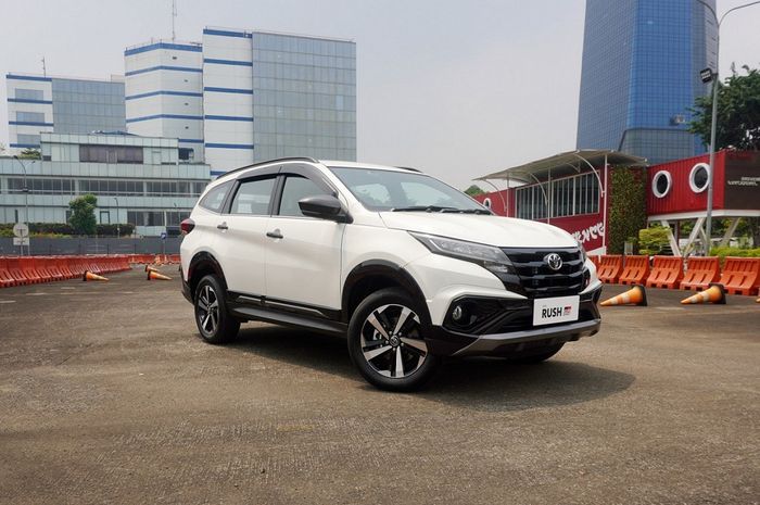 Mobil RWD Buat Keluarga Petualang, Update Harga Toyota Rush Baru di Mei 2025