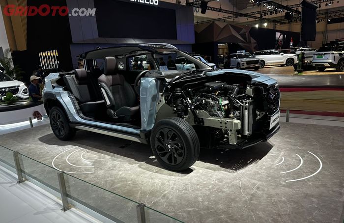 mobil hybrid, compact suv, pt suzuki indomobil sales (sis), Suzuki Fronx, GIIAS 2025, Suzuki Optimis Raup 2.400 SPK Selama GIIAS 2025, Fronx Terbanyak