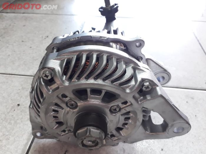 mobil, dinamo, alternator, alternator mobil, Dinamo Ampere, Ini Ciri-ciri Dinamo Ampere atau Alternator Mobil yang Lemah!