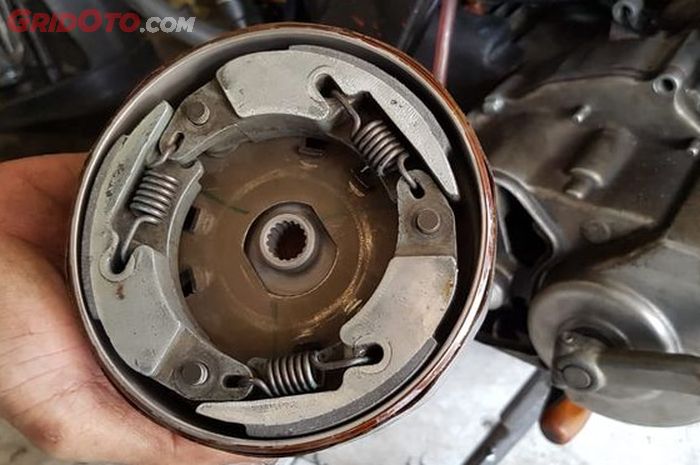 motor matic, cvt motor matic, cvt yamaha mio, penyebab cvt yamaha mio ada suara tikus, apa penyebab cvt yamaha mio ada suara tikus, kenapa cvt yamaha mio ada suara tikus, Ternyata Ini Penyebab Ada Suara Tikus di Bagian CVT Yamaha Mio